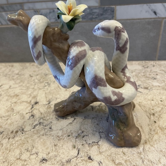 Lladro‎ -The Snake- The Chinese Zodiac Collection - Picture 6 of 15